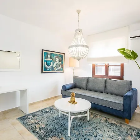 Paralia Beachfront Villa *