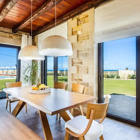 Villa Paralia Beachfront *