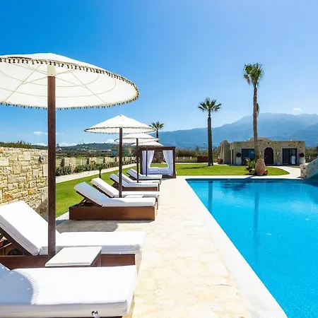 Paralia Beachfront Villa *