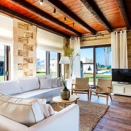 Villa Paralia Beachfront *